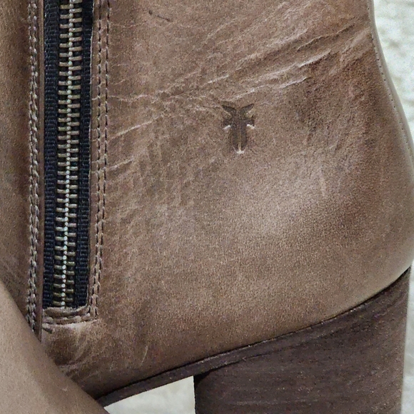 Frye Addie Double Zip heeled bootie boots size 10 new!! - Picture 3 of 14